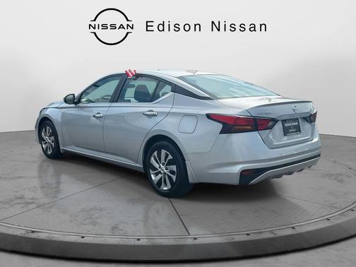 2022 Nissan Altima S FWD