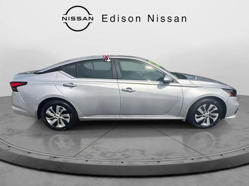 2022 Nissan Altima S FWD