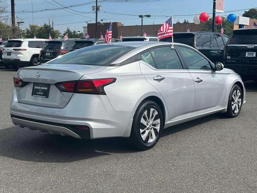 2022 Nissan Altima S FWD