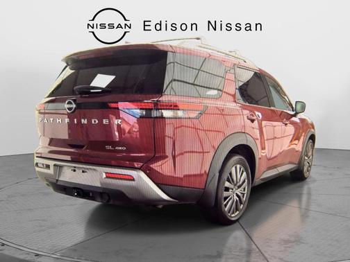2023 Nissan Pathfinder SL 4WD
