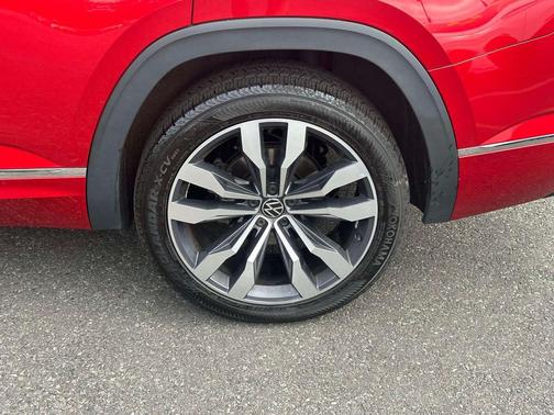 Aurora Red Metallic 2021 Volkswagen Atlas 3.6L SEL Premium