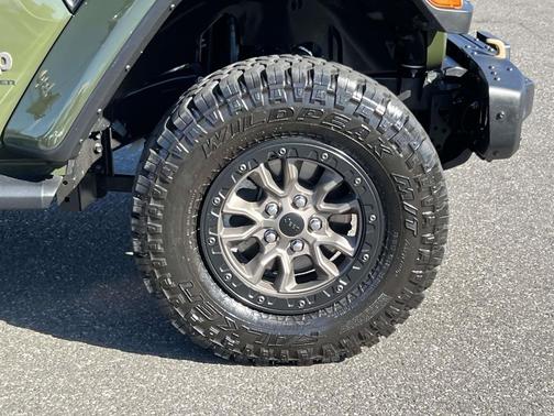 Sarge Green Clearcoat 2023 Jeep Wrangler Rubicon 392