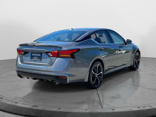 Gun Metallic 2023 Nissan Altima SR FWD