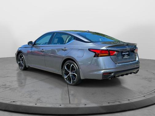 Gun Metallic 2023 Nissan Altima SR FWD