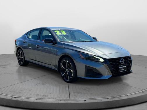 Gun Metallic 2023 Nissan Altima SR FWD