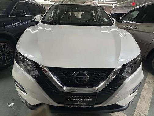 2022 Nissan Rogue Sport SV