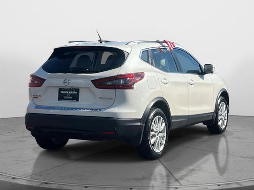 2022 Nissan Rogue Sport SV