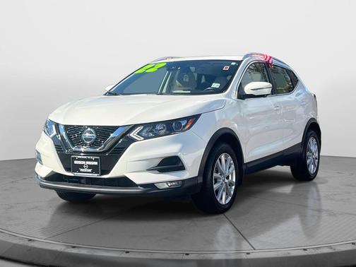 2022 Nissan Rogue Sport SV