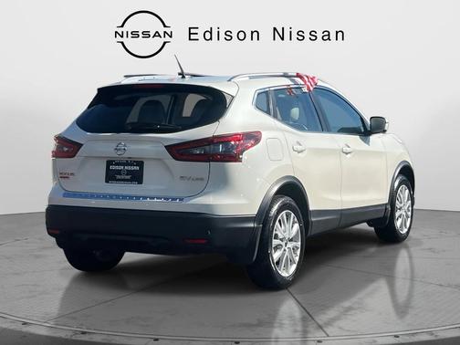 2022 Nissan Rogue Sport SV