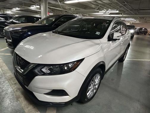 2022 Nissan Rogue Sport SV