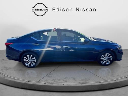 2022 Nissan Altima S FWD