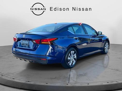 2022 Nissan Altima S FWD