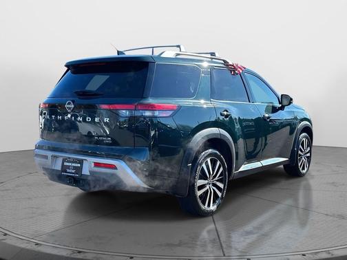 2024 Nissan Pathfinder Platinum 4WD