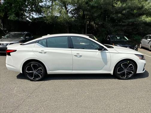 2023 Nissan Altima SR Intelligent AWD