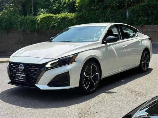 2023 Nissan Altima SR Intelligent AWD