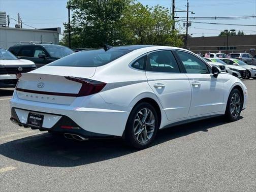 2022 Hyundai SONATA SEL