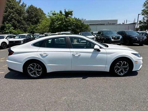 2022 Hyundai SONATA SEL