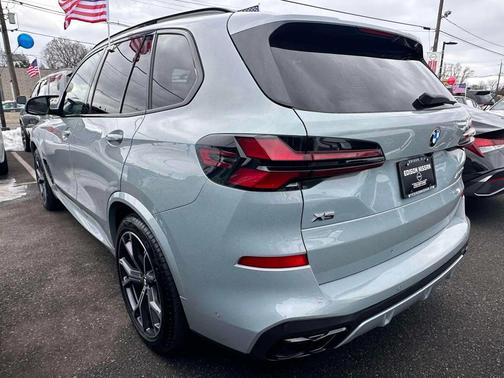 2026 BMW X5 M60i