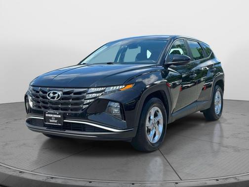 Black Pearl 2024 Hyundai TUCSON SE