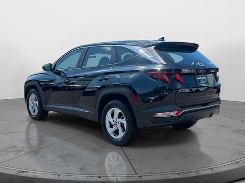 Black Pearl 2024 Hyundai TUCSON SE