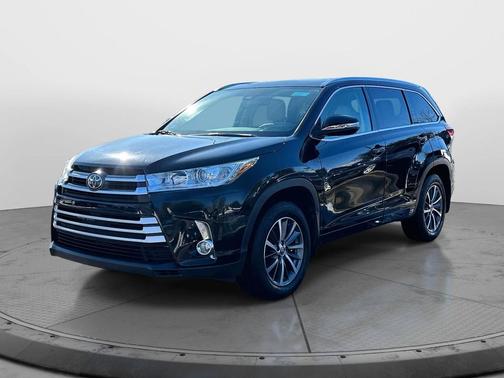 2018 Toyota Highlander SE