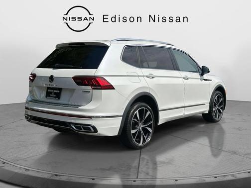 2022 Volkswagen Tiguan 2.0T SEL R-Line 4MOTION