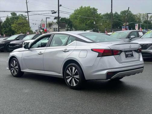 2022 Nissan Altima 2.5 SV