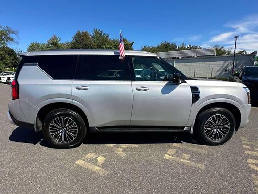 2025 Nissan Armada SL 4WD
