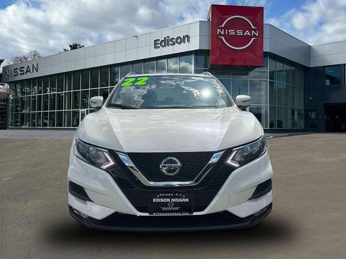 2022 Nissan Rogue Sport SV