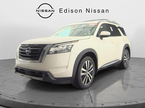 2024 Nissan Pathfinder Platinum 4WD