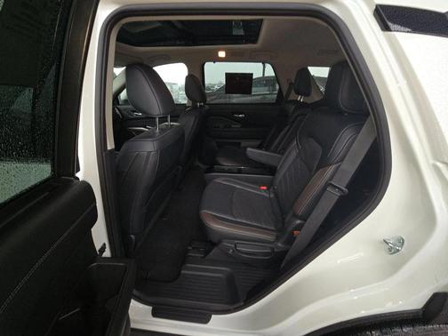 2024 Nissan Pathfinder Platinum 4WD