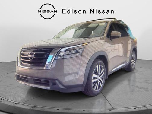 2025 Nissan Pathfinder Platinum 4WD