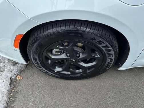 2024 Chrysler Pacifica Hybrid S Appearance Pkg