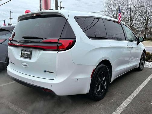 2024 Chrysler Pacifica Hybrid S Appearance Pkg