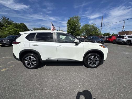 Pearl White Tricoat 2023 Nissan Rogue SV