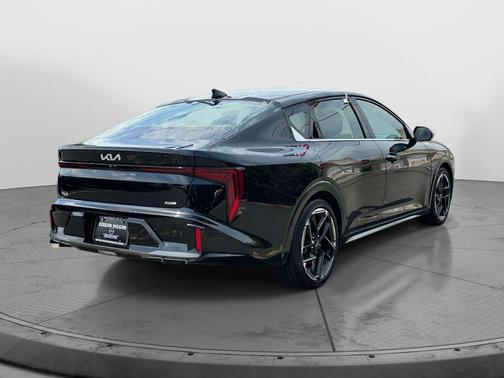Aurora Black Pearl 2025 Kia K4 GT-Line