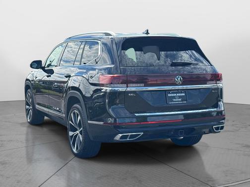Deep Black Pearl 2024 Volkswagen Atlas 2.0T SEL Premium R-Line 4MOTION