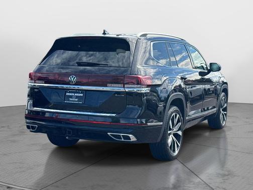 Deep Black Pearl 2024 Volkswagen Atlas 2.0T SEL Premium R-Line 4MOTION