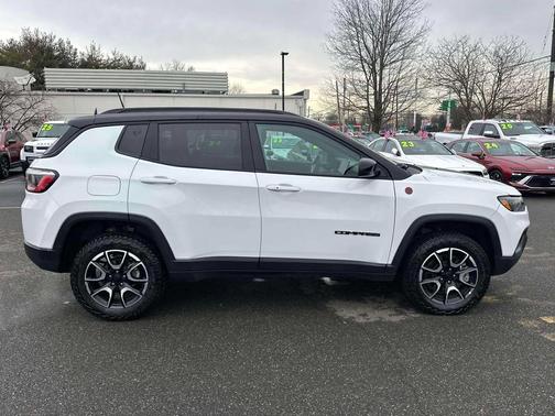 2024 Jeep Compass Trailhawk