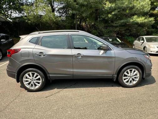 2022 Nissan Rogue Sport SV