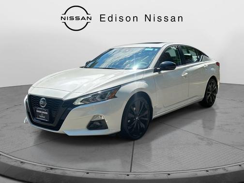 2022 Nissan Altima SR FWD
