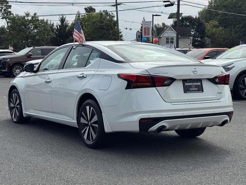 2022 Nissan Altima 2.5 SL