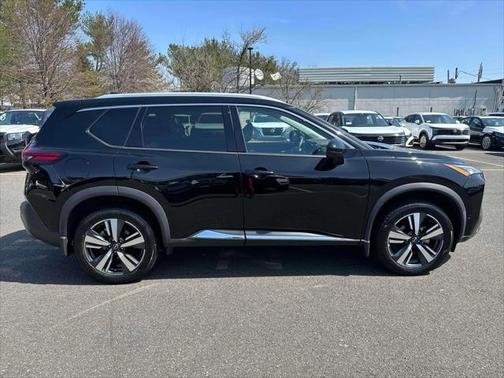 2022 Nissan Rogue SL