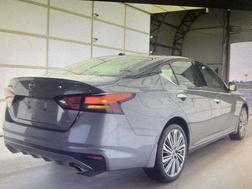 2024 Nissan Altima 2.5 SL