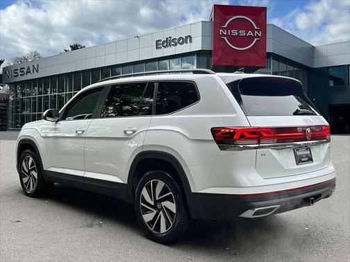 2025 Volkswagen Atlas 2.0T SE w/Technology 4MOTION