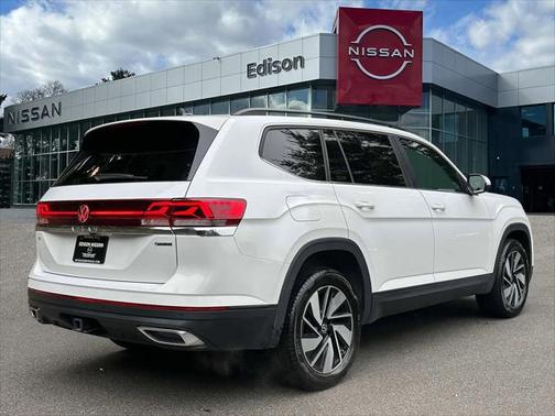 2025 Volkswagen Atlas 2.0T SE w/Technology 4MOTION