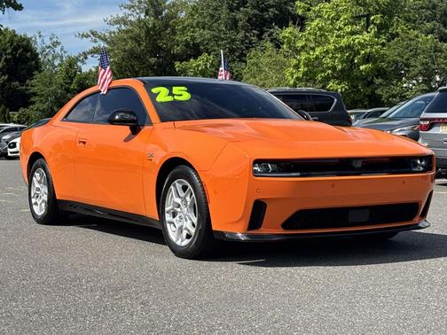 Peel Out 2025 Dodge Charger Daytona R/T