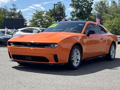 Peel Out 2025 Dodge Charger Daytona R/T