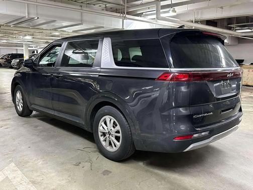 2022 Kia Carnival LXS