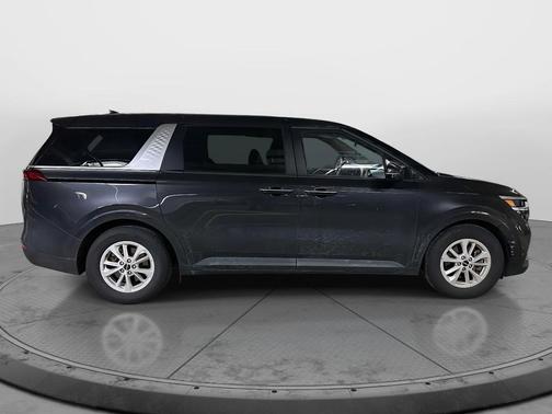 2022 Kia Carnival LXS